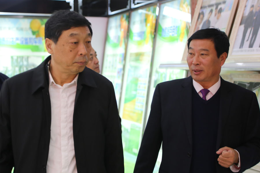 河北省副省長(zhǎng)時(shí)清霜到亞歐參觀視察 河北省副省長(zhǎng)時(shí)清霜到亞歐參觀視察